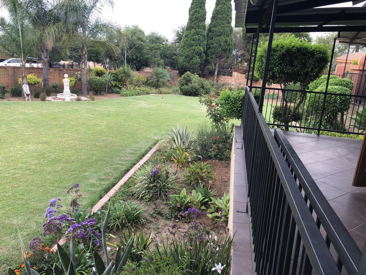 Sunrise Boutique Hotel Witbank Exterior photo
