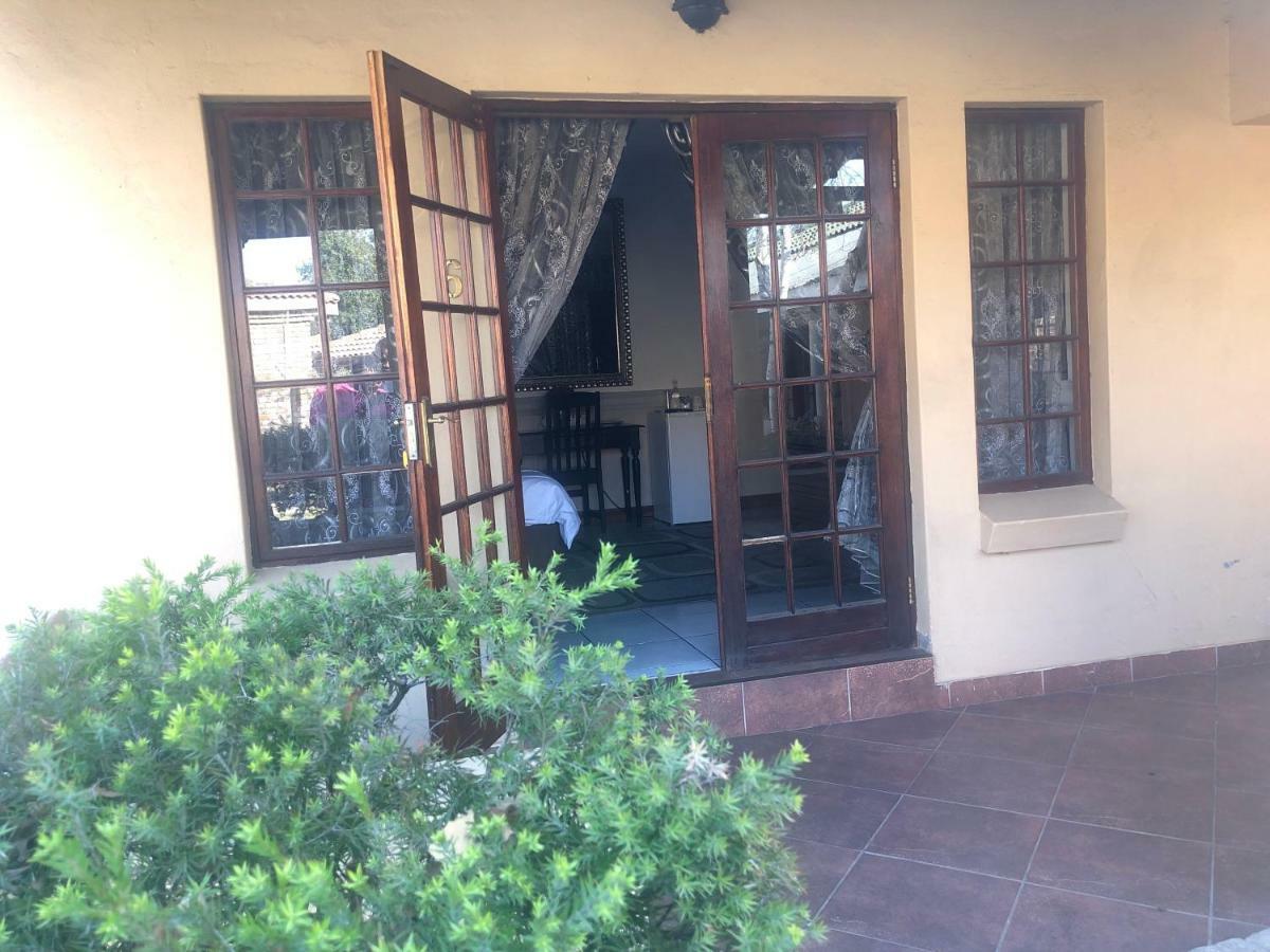 Sunrise Boutique Hotel Witbank Exterior photo